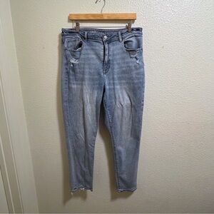 American Eagle Mom Jeans with Distressing Size 14 Regular